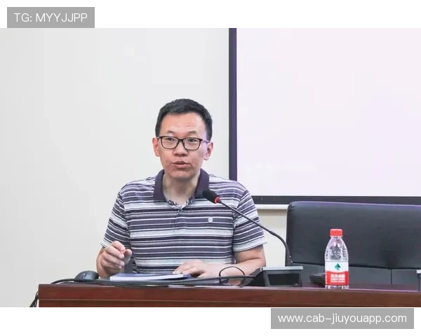 足球裁判委员会在判罚教育中扩大国际案例共享与多语种教学资源 足球裁判委员会在判罚教育中扩大国际案例共享与多语种教学资源