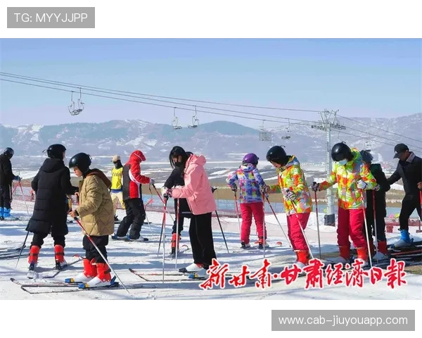 冰雪运动俱乐部完善少儿滑雪救援与医疗保障方案，冰雪运动馆
